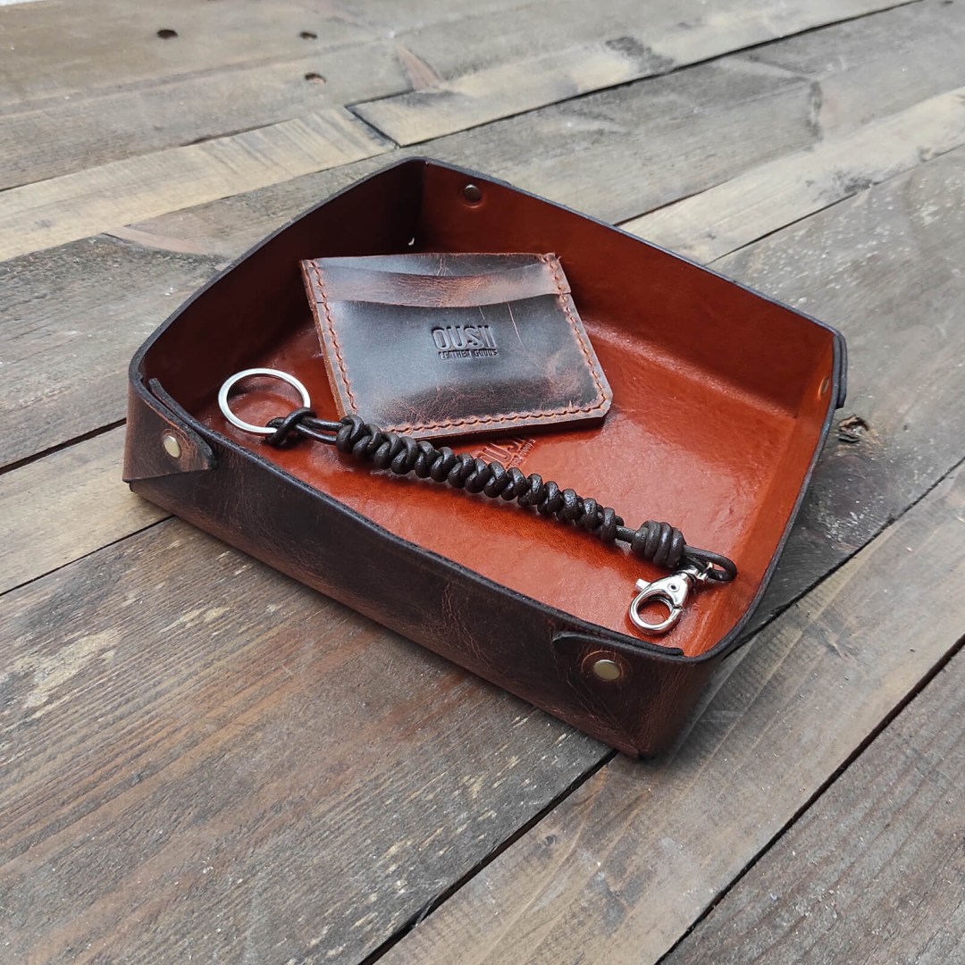 REAR – Δερμάτινος δίσκος για μικροαντικείμενα