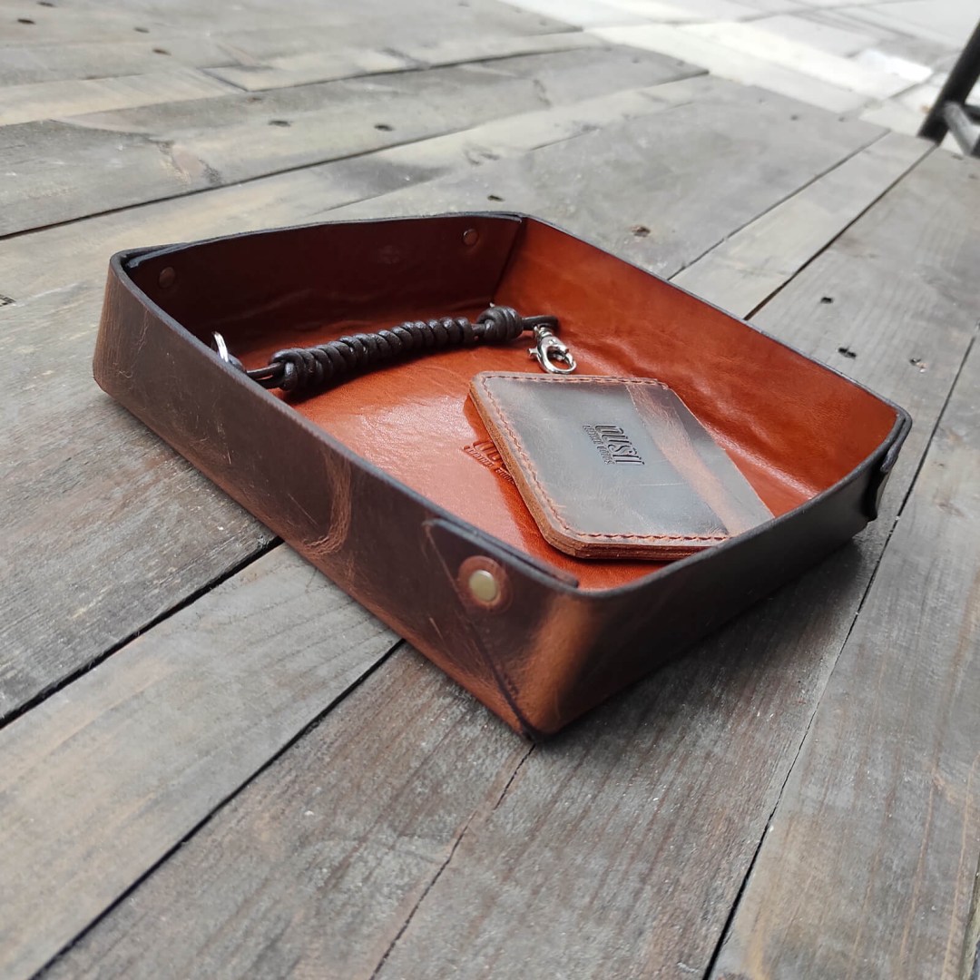 δερμάτινος δίσκος για κλειδιά, πορτοφόλι, ρολόι, κοσμήματα