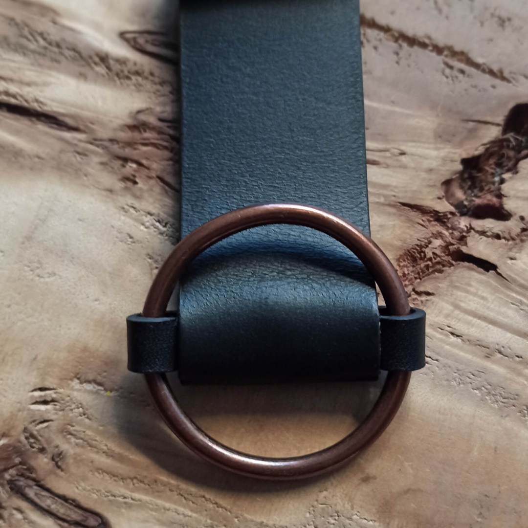 ARTES - φαρδύ μαύρο δερμάτινο βραχιόλι cuff