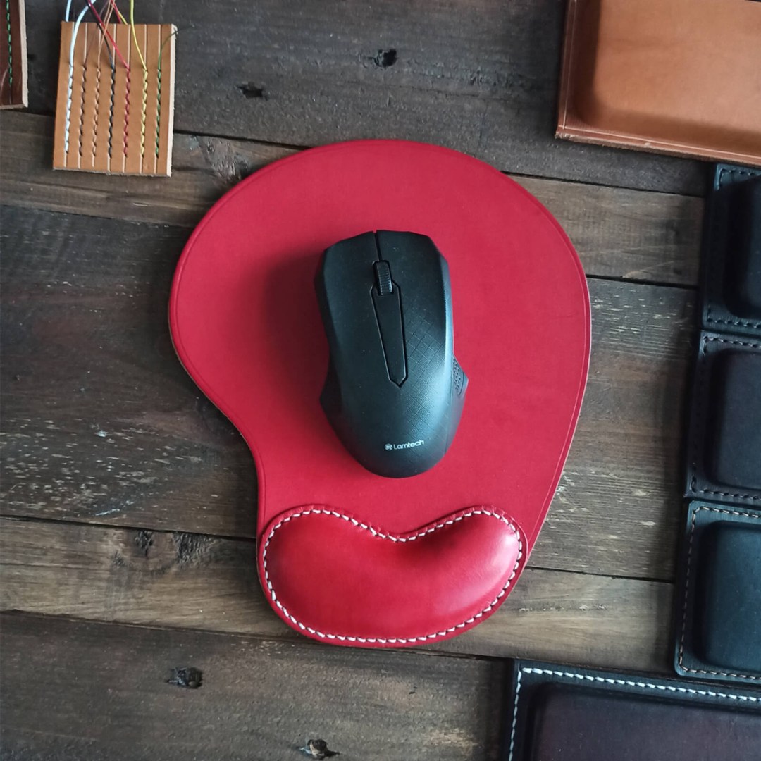 Ανατομική στήριξη καρπού στο mouse pad COMMA.