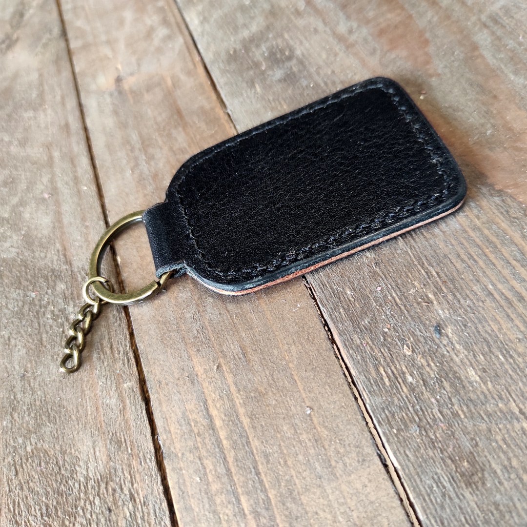 Χειροποίητο Δερμάτινο μπρελόκ κλειδιών με χάραξη "ΝΑ ΠΡΟΣΕΧΕΙΣ ΣΤΟΝ ΔΡΟΜΟ"