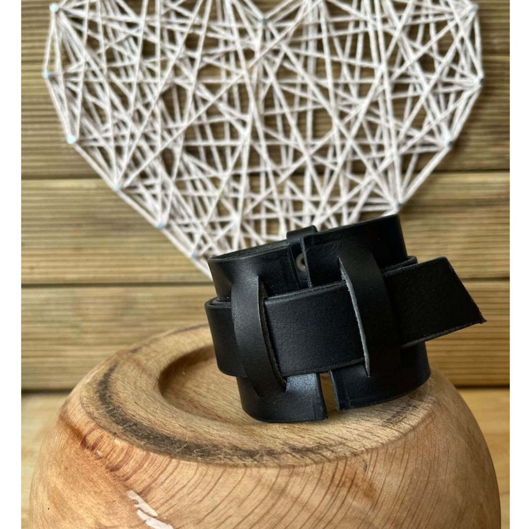 Μαύρο βραχιόλι - αυθεντικό, χειροποίητο κόσμημα από δέρμα