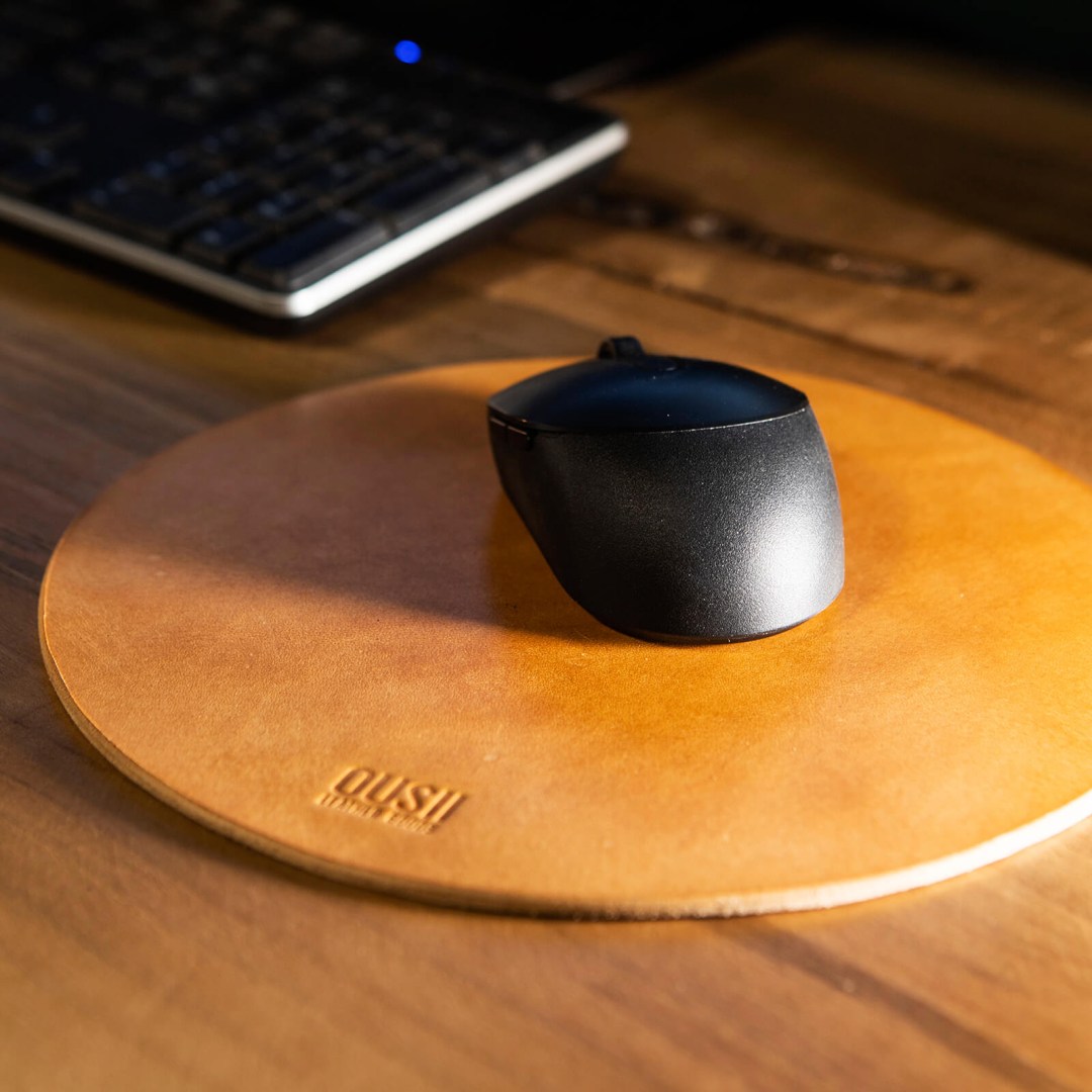 στρογγυλό ανοιχτό καφέ mousepad