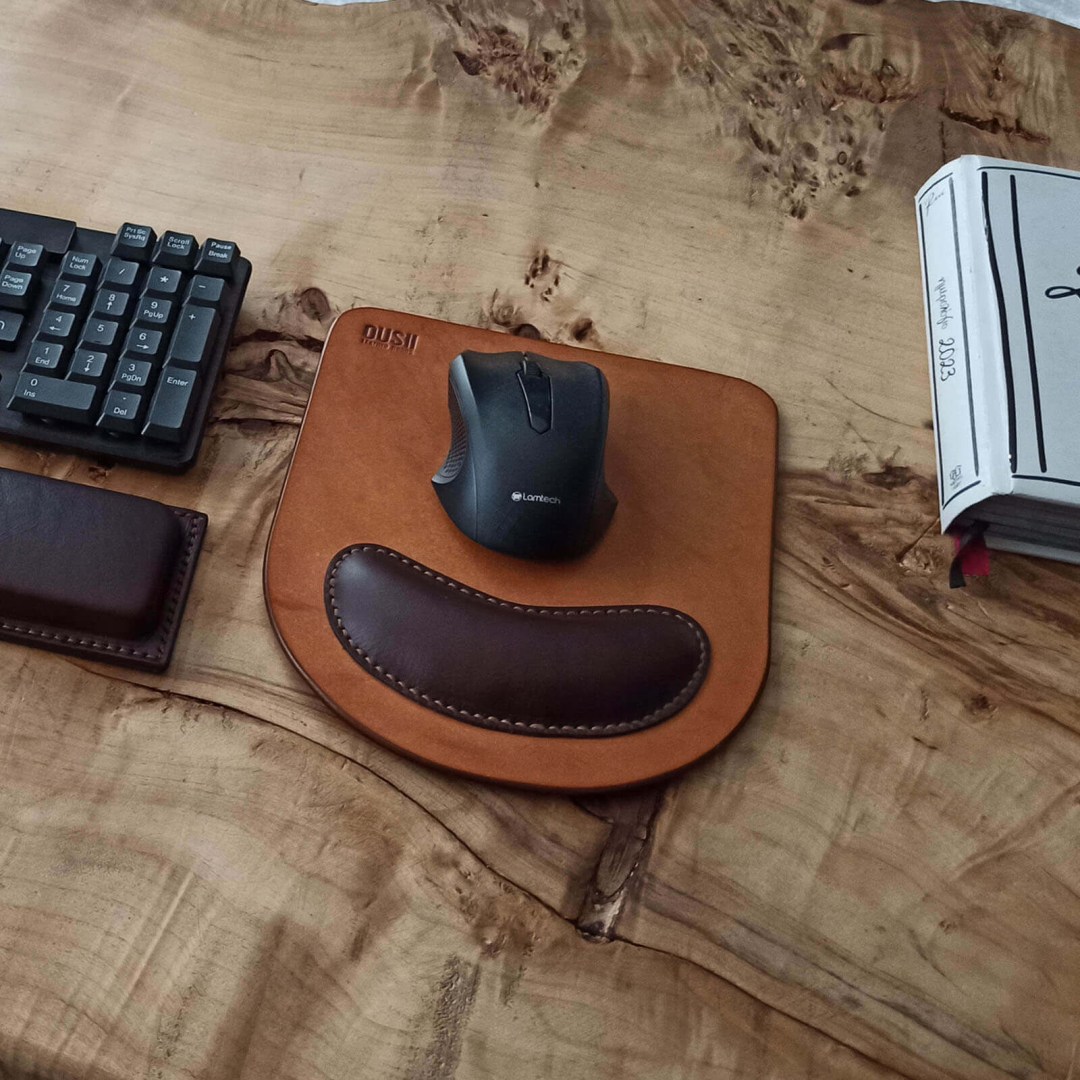 Δερμάτινο mousepad SEMI με ενσωματωμένο εργονομικό μαξιλάρι