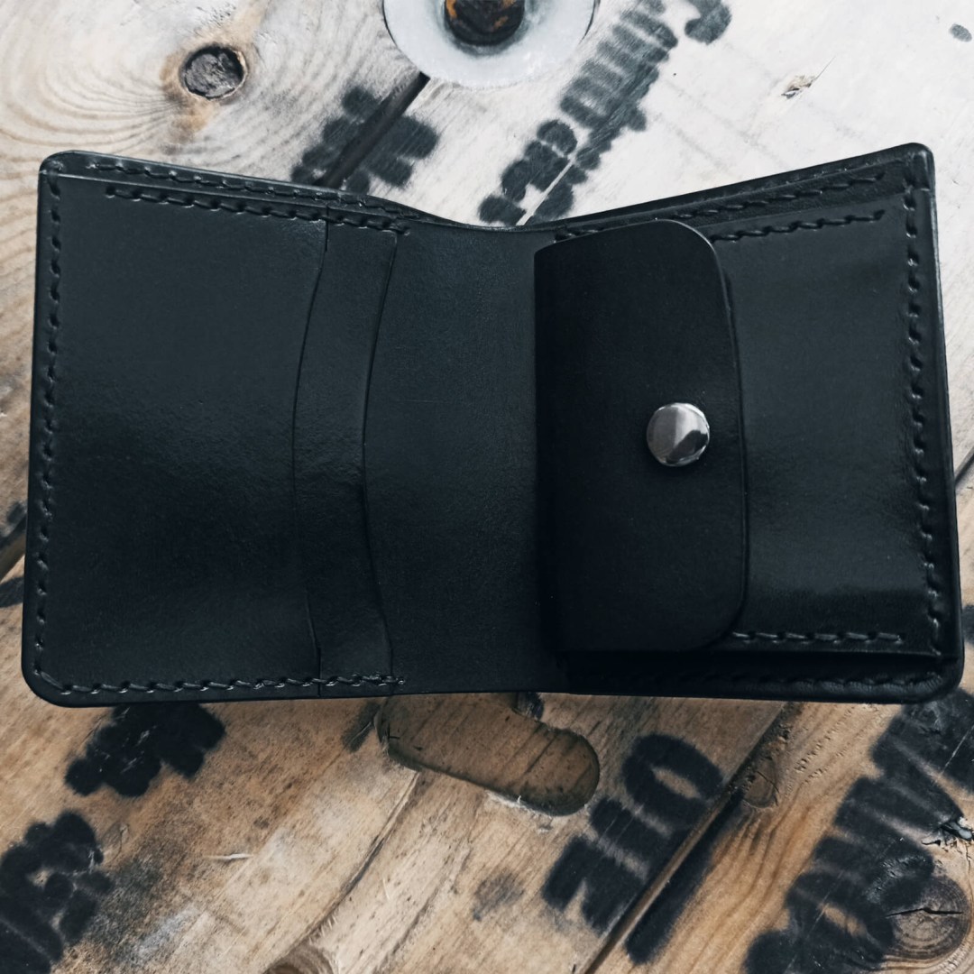 SKULL – Μαύρο Δερμάτινο Πορτοφόλι