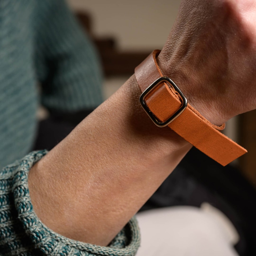 thena-handmade-leather-bracelet